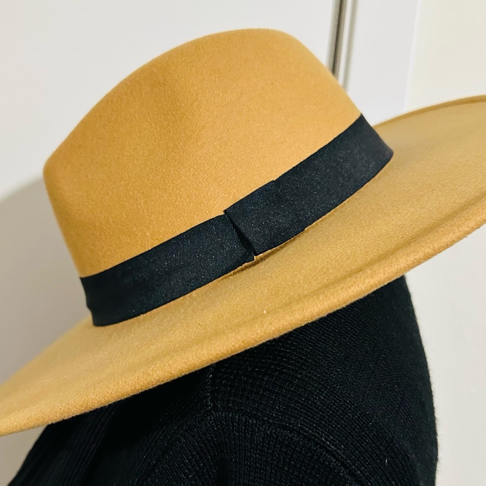 TAN Fedora Hat - Picture 4 of 12